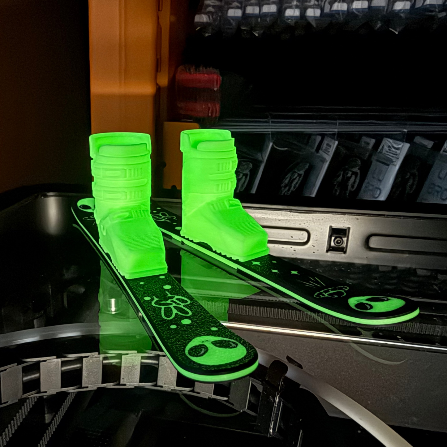 Alien Glow - Dual Mag Finger Skis