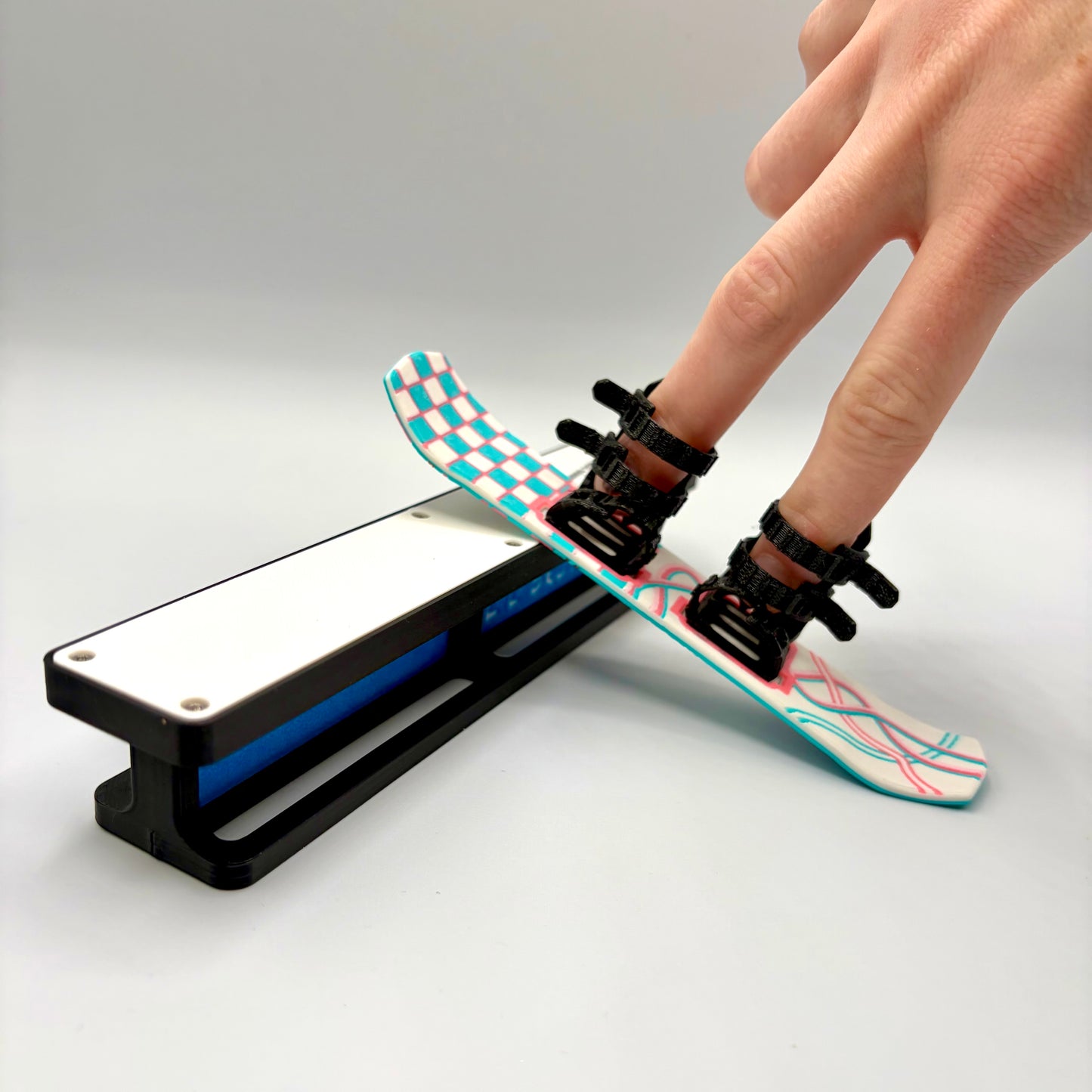 Petal Power - Finger Snowboard