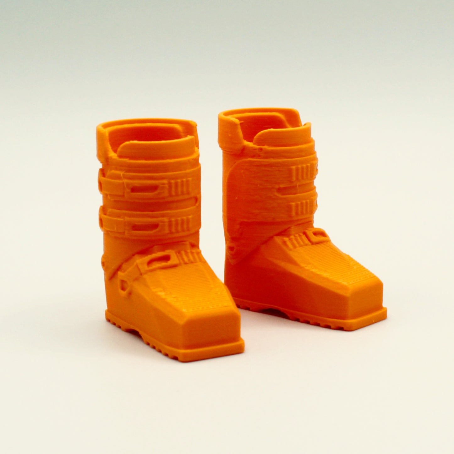 Mango - Magnetic Ski Boots