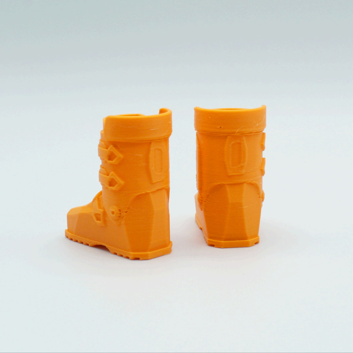 Mango - Magnetic Ski Boots