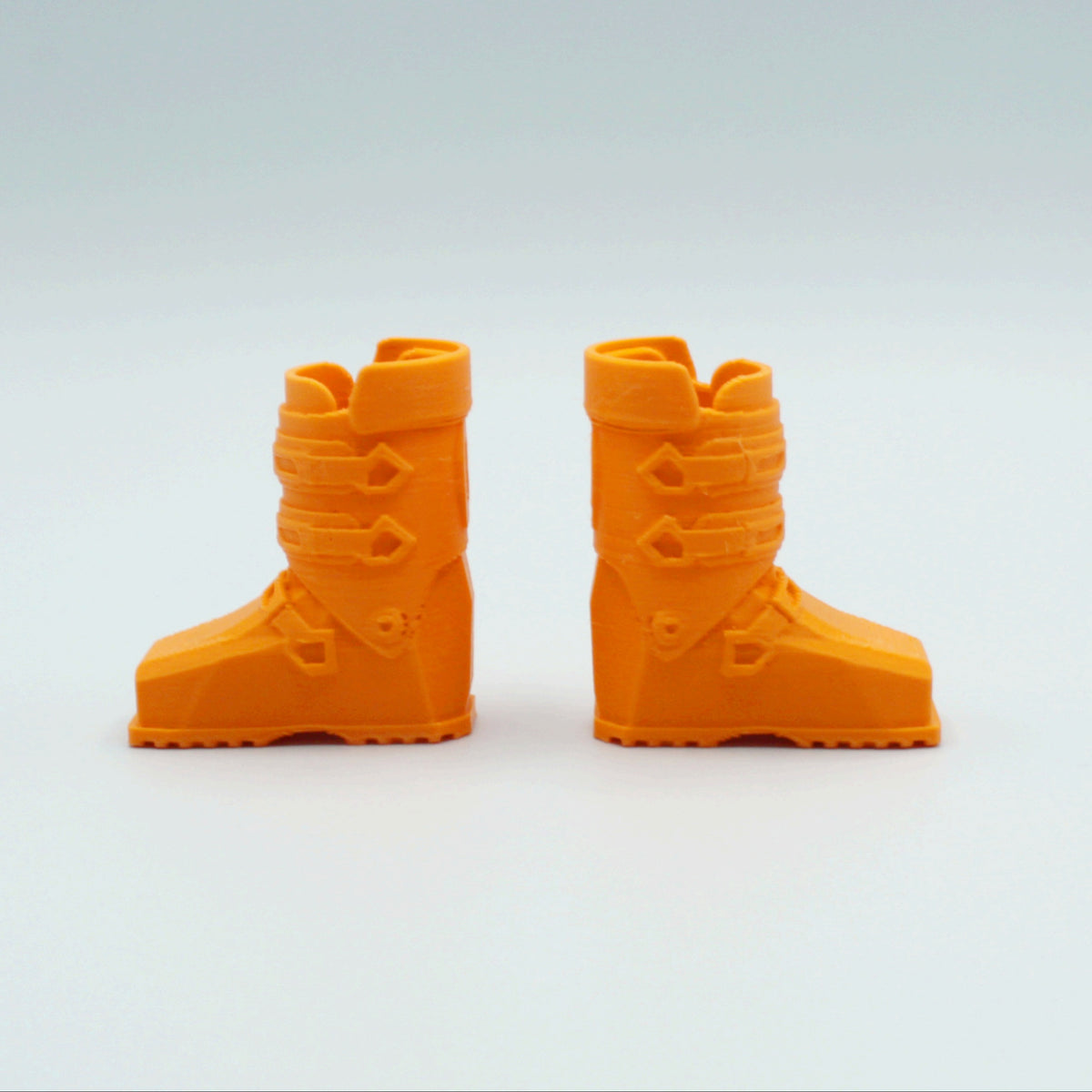 Mango - Magnetic Ski Boots