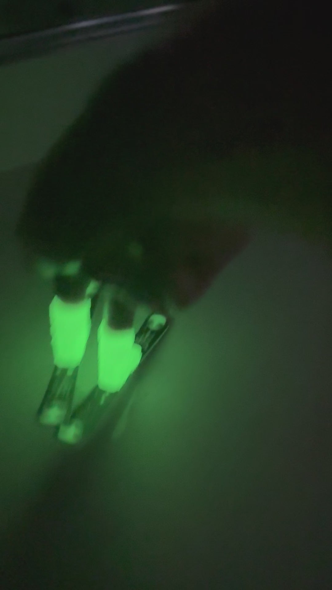 Alien Glow | Dual Mag Finger Skis | LIL BROSKIS™